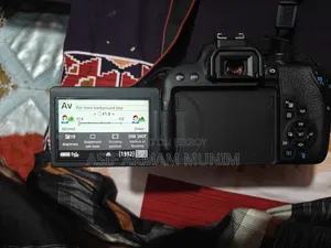 Canon EOS 800D (Rebel T7i)