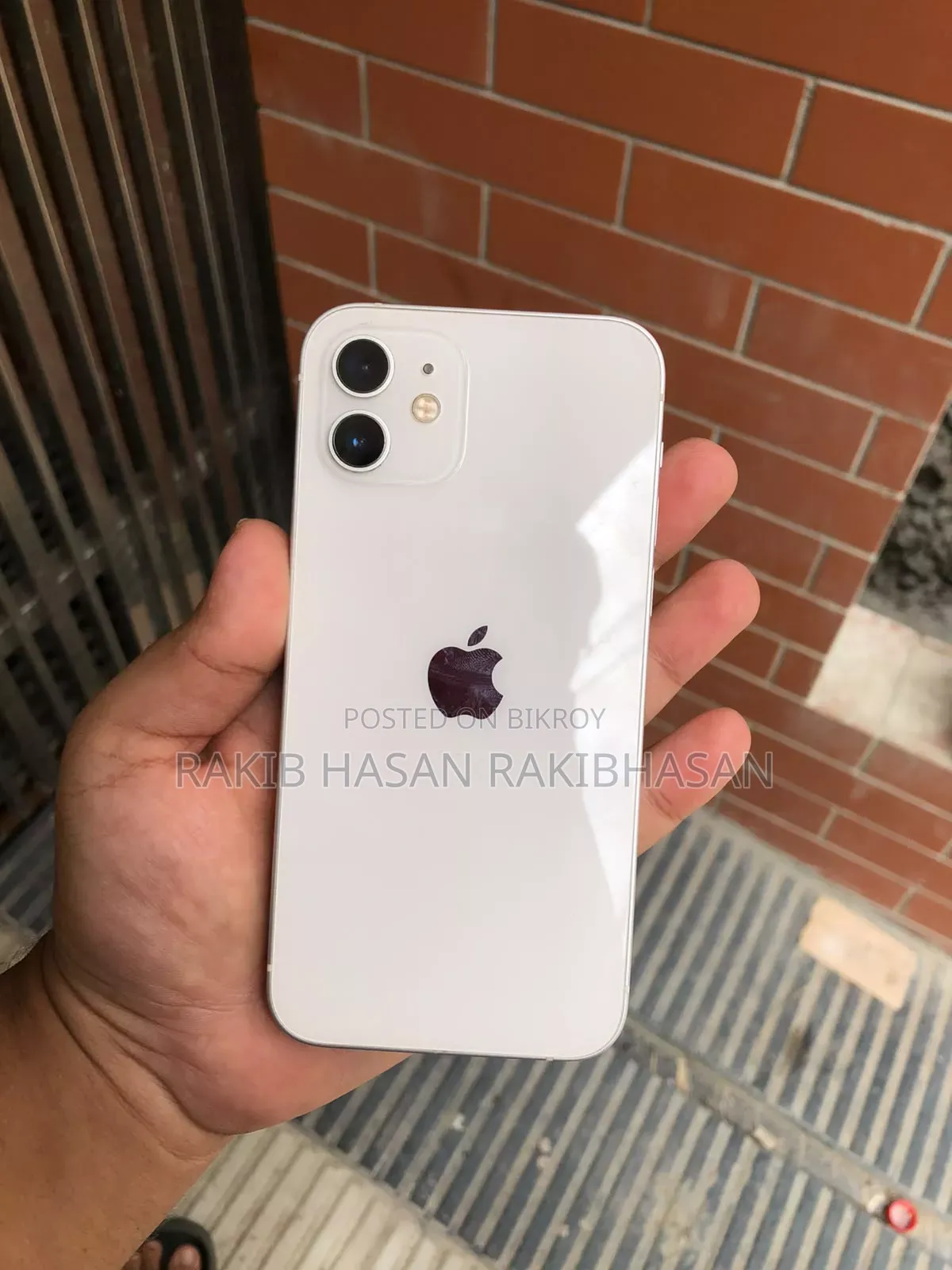 অ্যাপল আইফোন ১২ ১২৮ জিবি হোয়াইট