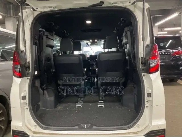 Toyota Noah 2022 Pearl