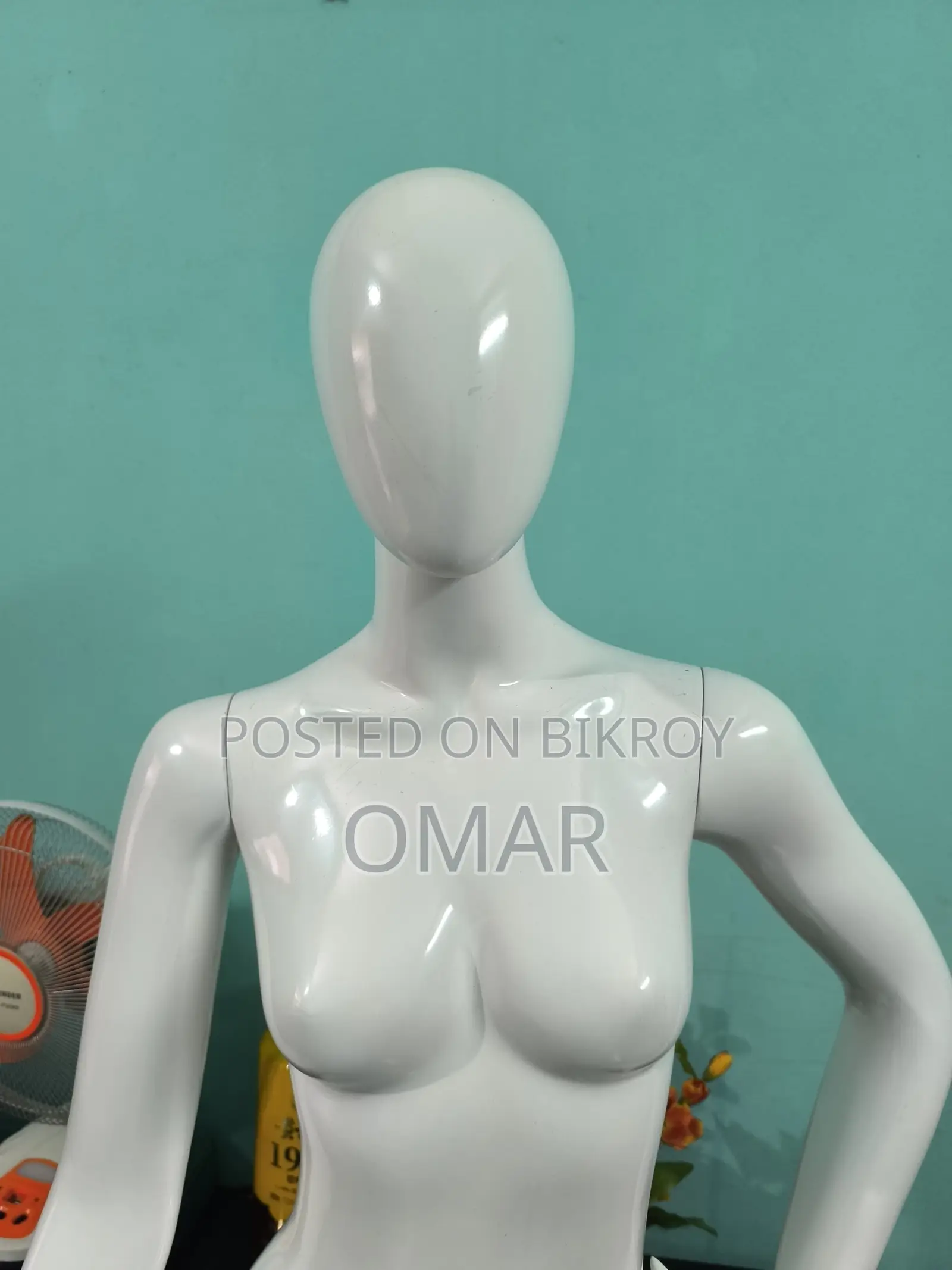 Mannequin Queen Doll