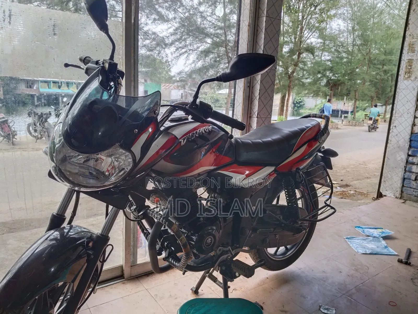 New Bajaj Discover 125 2025 Black