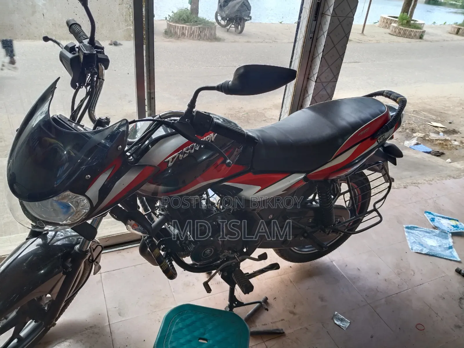 New Bajaj Discover 125 2025 Black