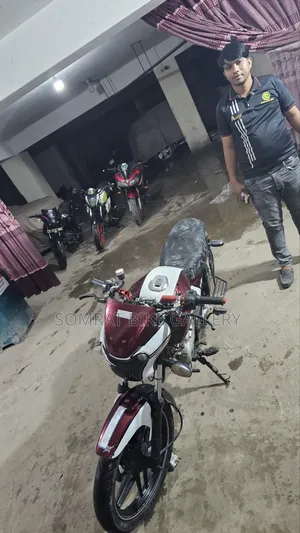 Bajaj V15 2017 Red
