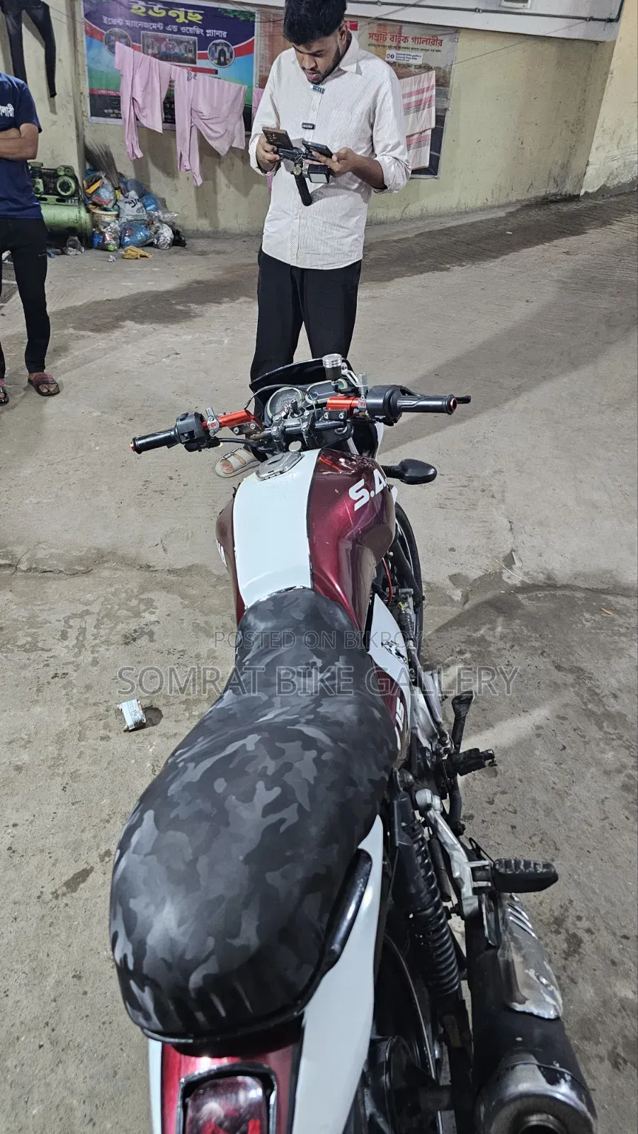Bajaj V15 2017 Red