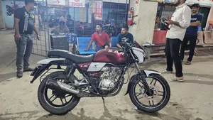 Bajaj V15 2017 Red
