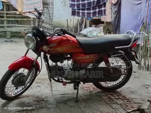 Hero Dawn 100 2015 Red