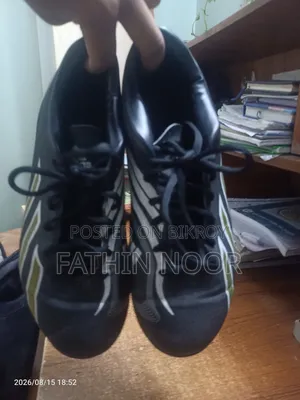 অ্যাডিডাস ফুটবল টার্ফ 👟