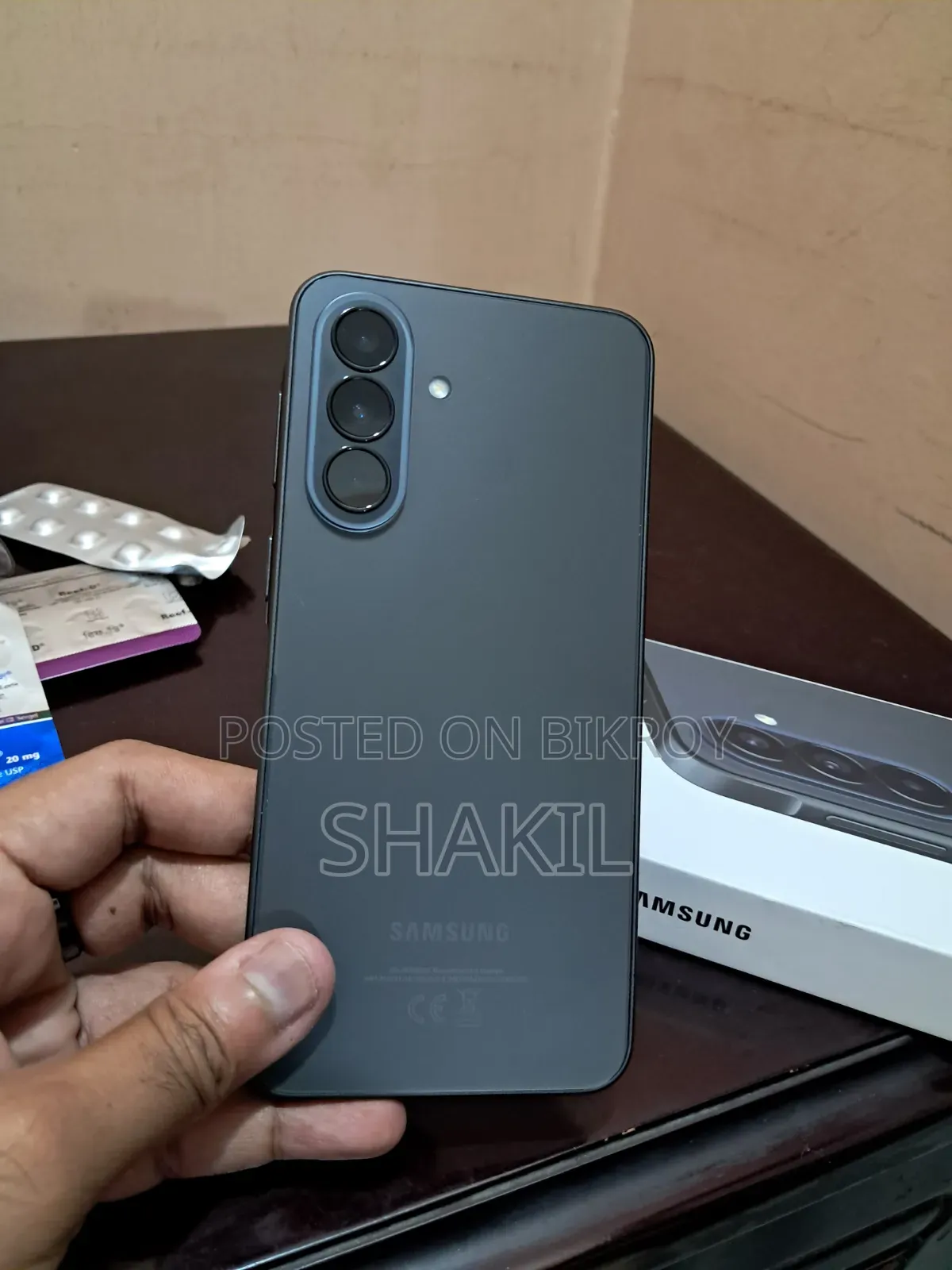 নতুন Samsung Galaxy A37 ১২৮ জিবি কালো