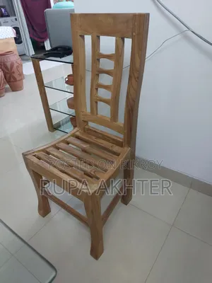 ডাইনিং টেবিল