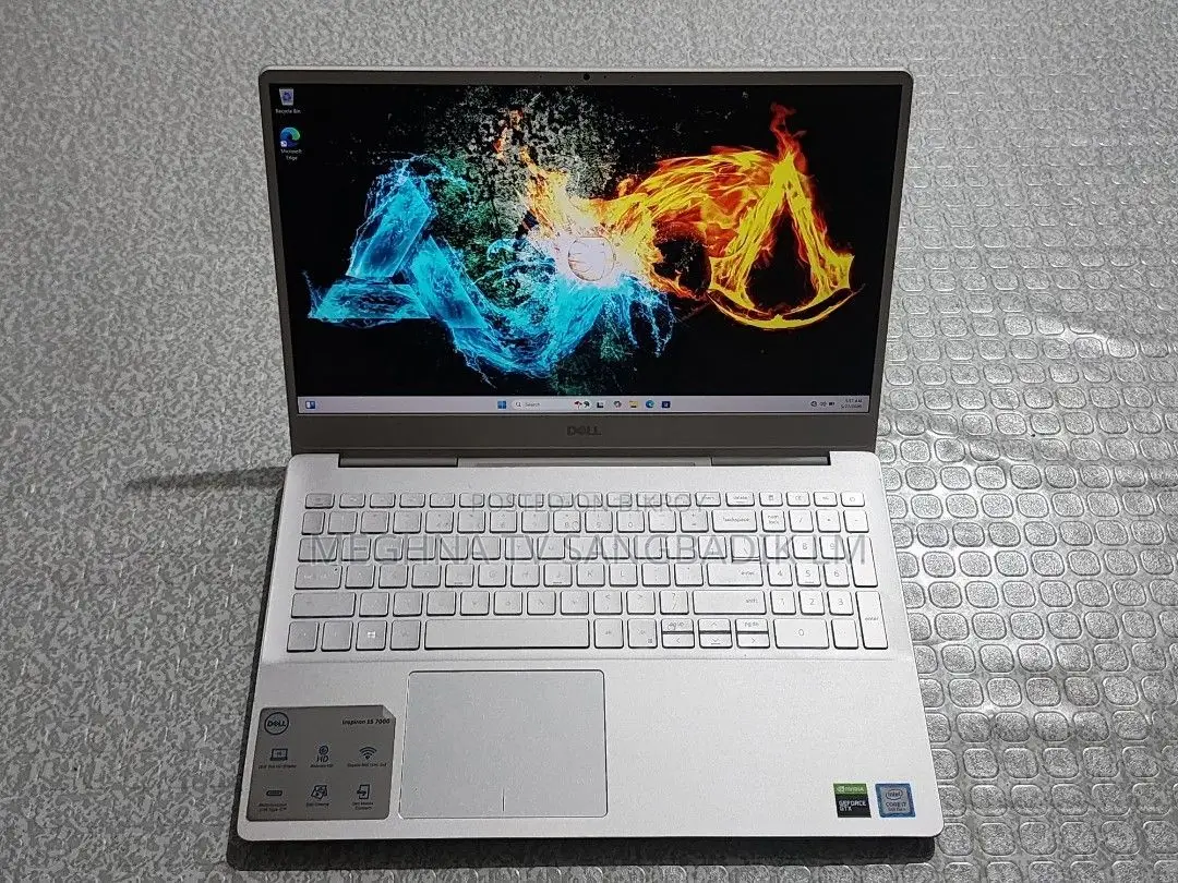 Laptop Dell 3GB Intel SSD 256GB