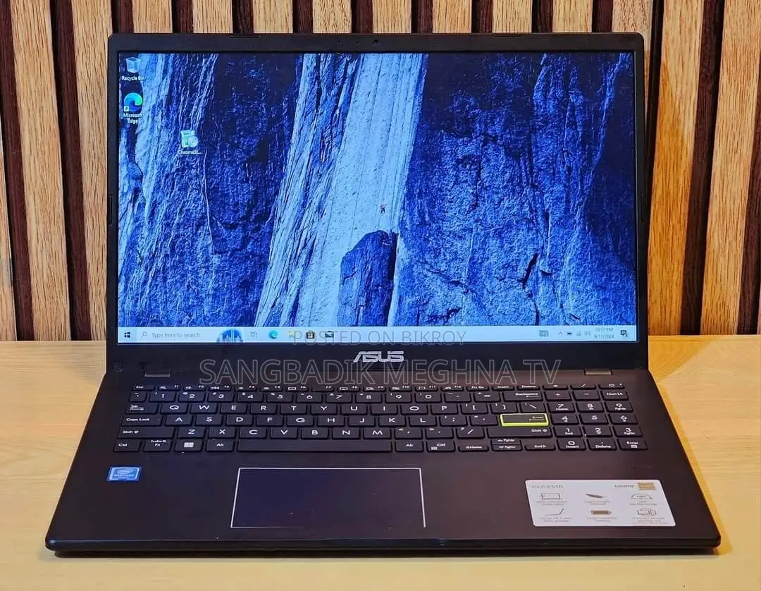 Laptop ASUS 3GB RAM Intel SSD 256GB