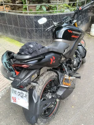 হিরো এক্সট্রিম ১৬০আর ২০২৬ কালো