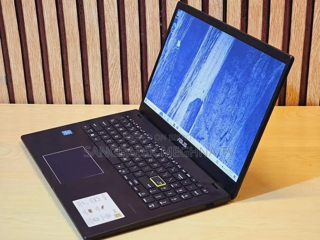 Laptop ASUS 3GB RAM Intel SSD 256GB