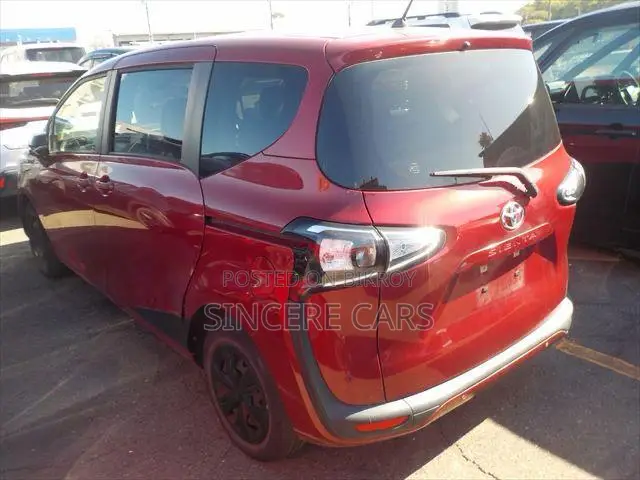 Toyota Sienta 1.5 FWD (6-seater) 2021 Red
