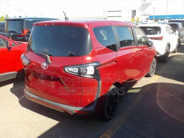 Toyota Sienta 1.5 FWD (6-seater) 2021 Red