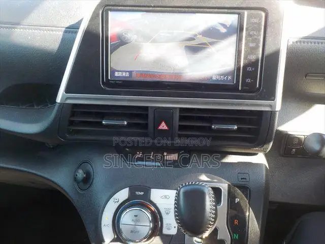 Toyota Sienta 1.5 FWD (6-seater) 2021 Red