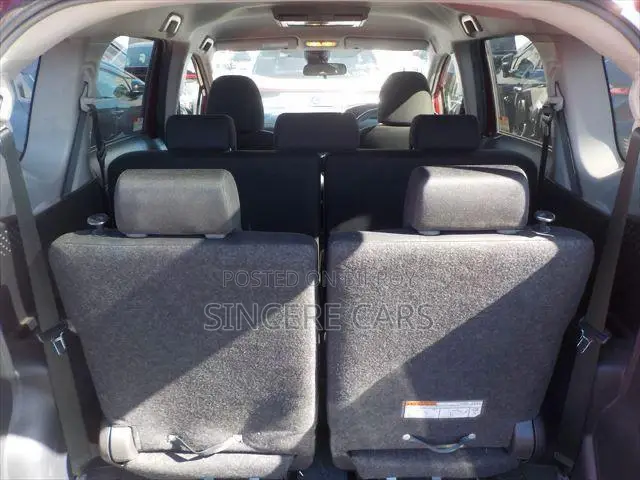 Toyota Sienta 1.5 FWD (6-seater) 2021 Red