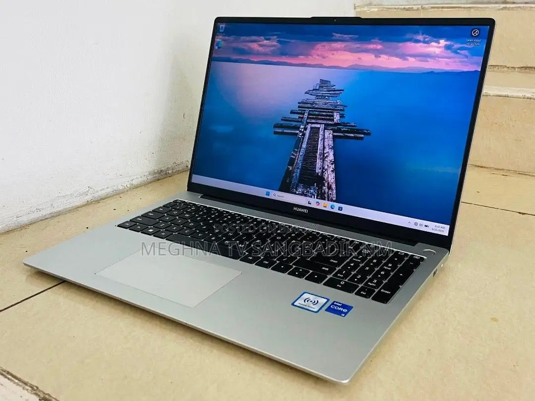 Laptop Huawei 4GB Intel SSD 500GB