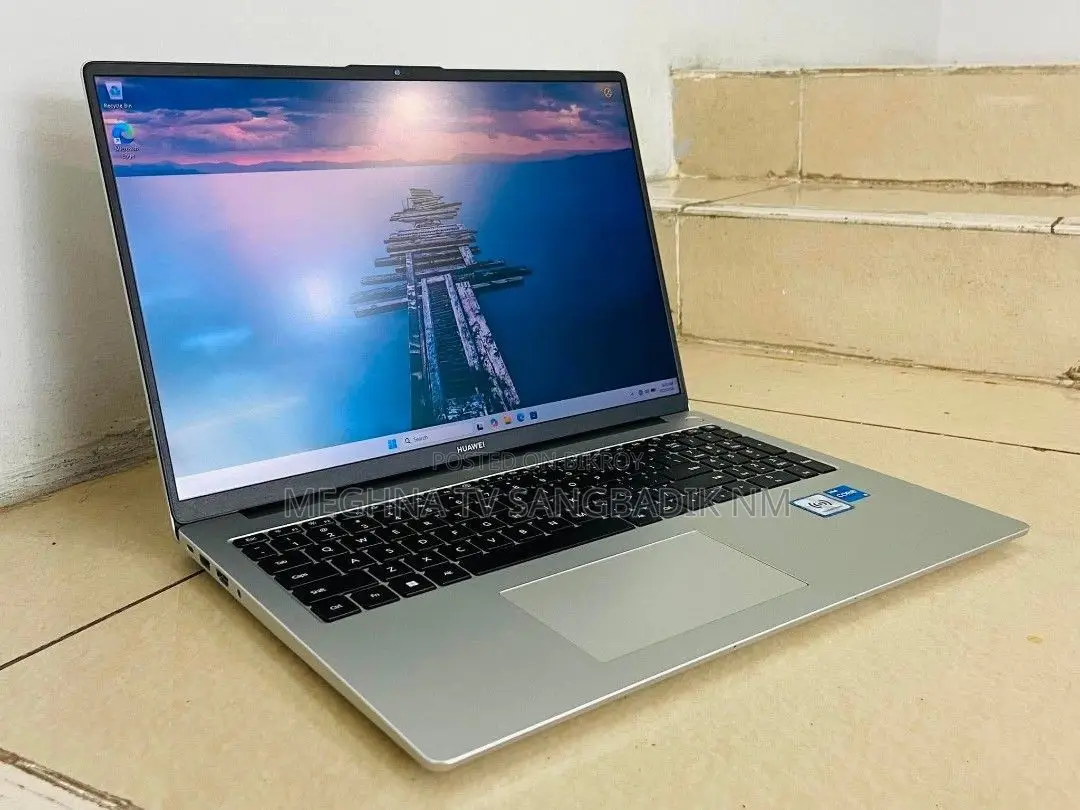 Laptop Huawei 4GB Intel SSD 500GB