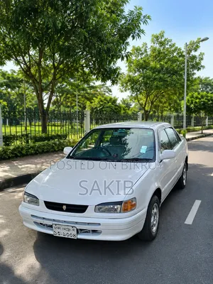 Toyota Corolla 2001 White