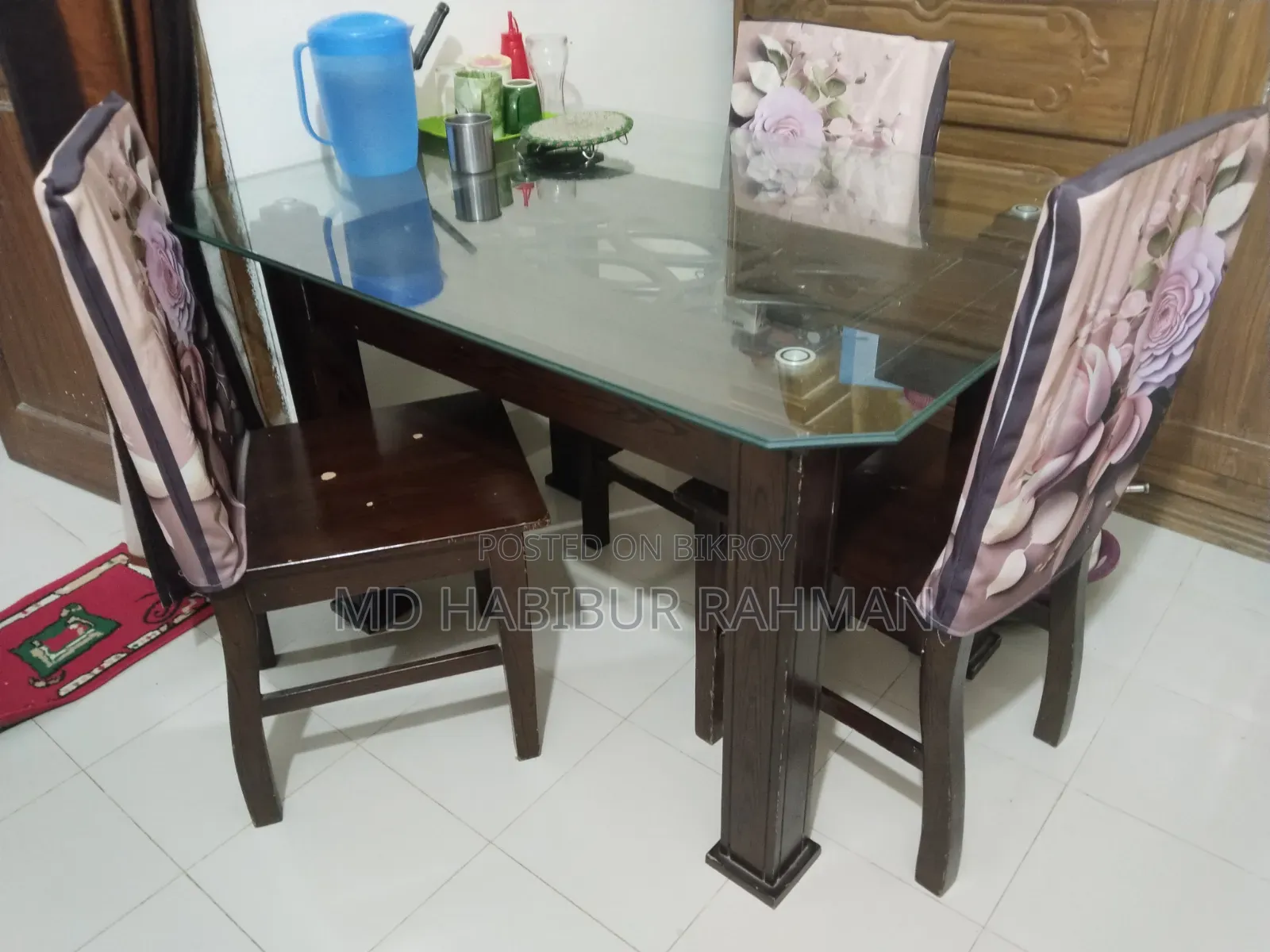 মালয়েশিয়ান কাঠের ডাইনিং টেবিল উইথ ৪ চেয়ার