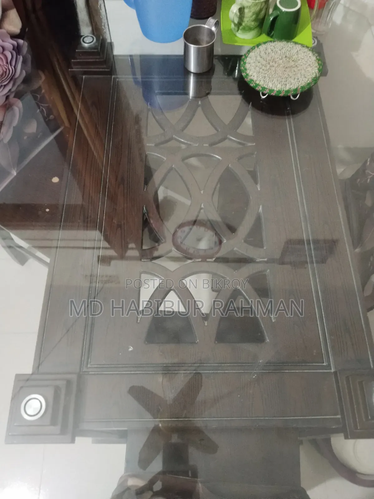 মালয়েশিয়ান কাঠের ডাইনিং টেবিল উইথ ৪ চেয়ার