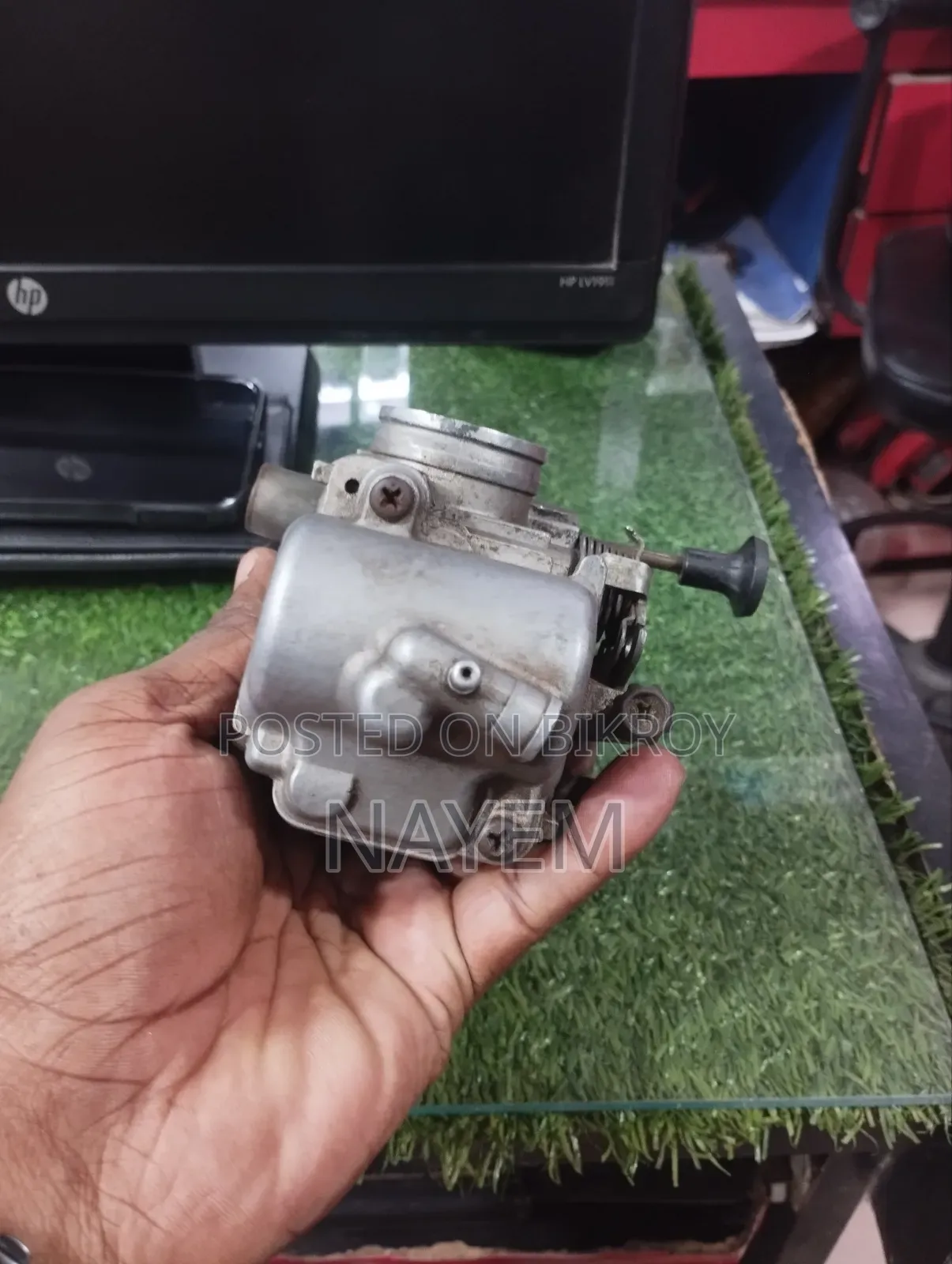 পালসারের কার্বোরেটর