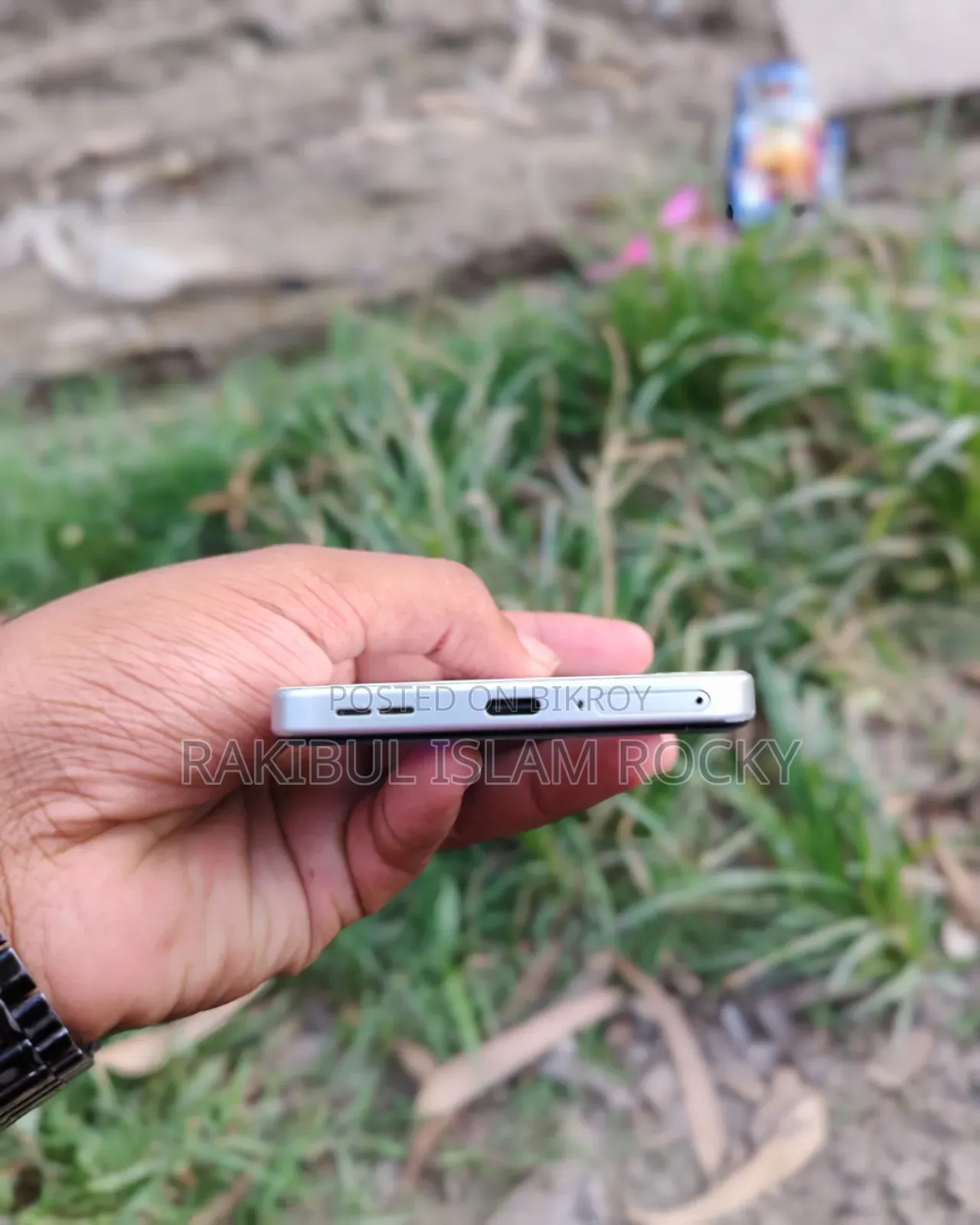 ওয়ানপ্লাস নর্ড সিই ফাইভ জি ২৫৬ জিবি হোয়াইট