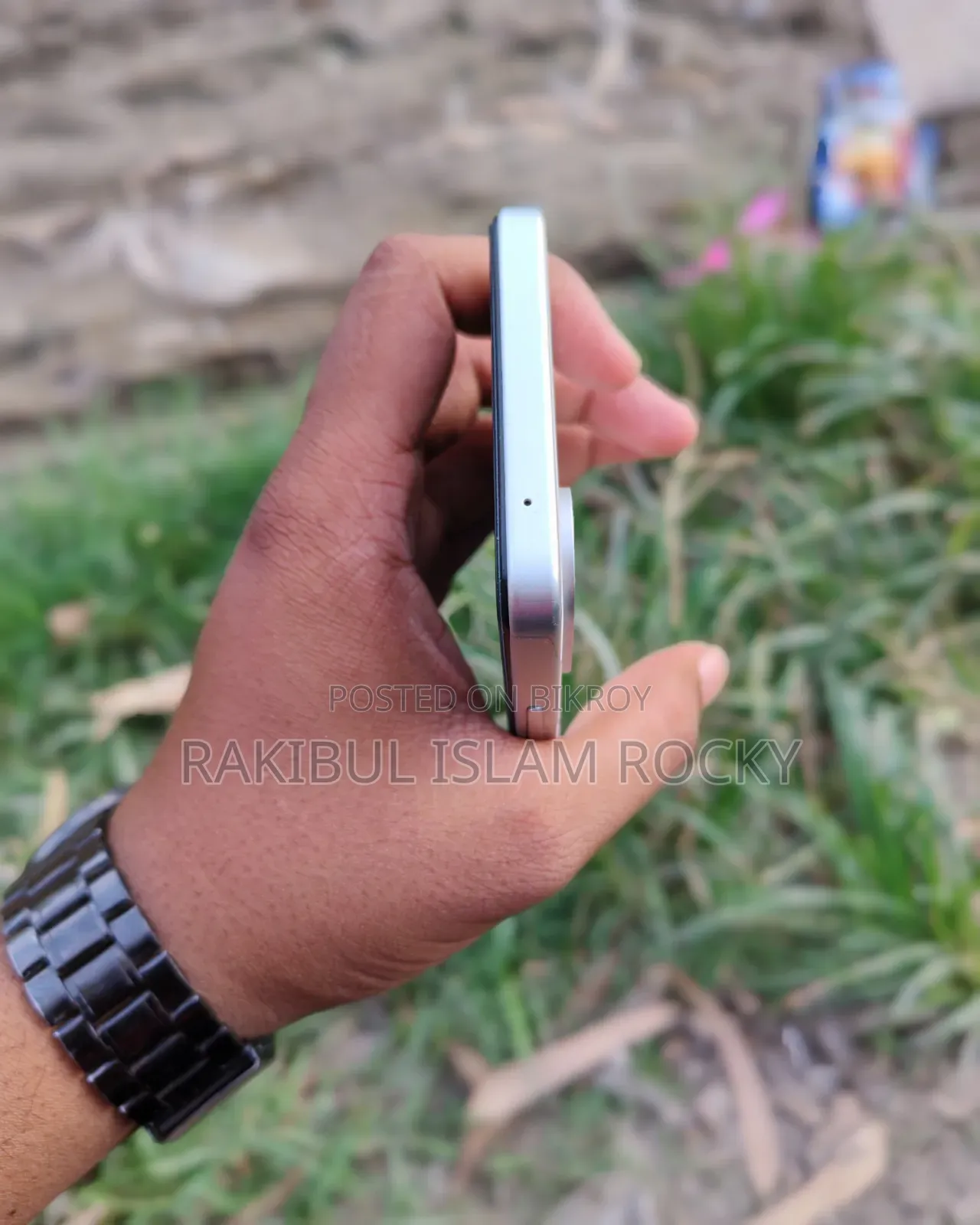 ওয়ানপ্লাস নর্ড সিই ফাইভ জি ২৫৬ জিবি হোয়াইট