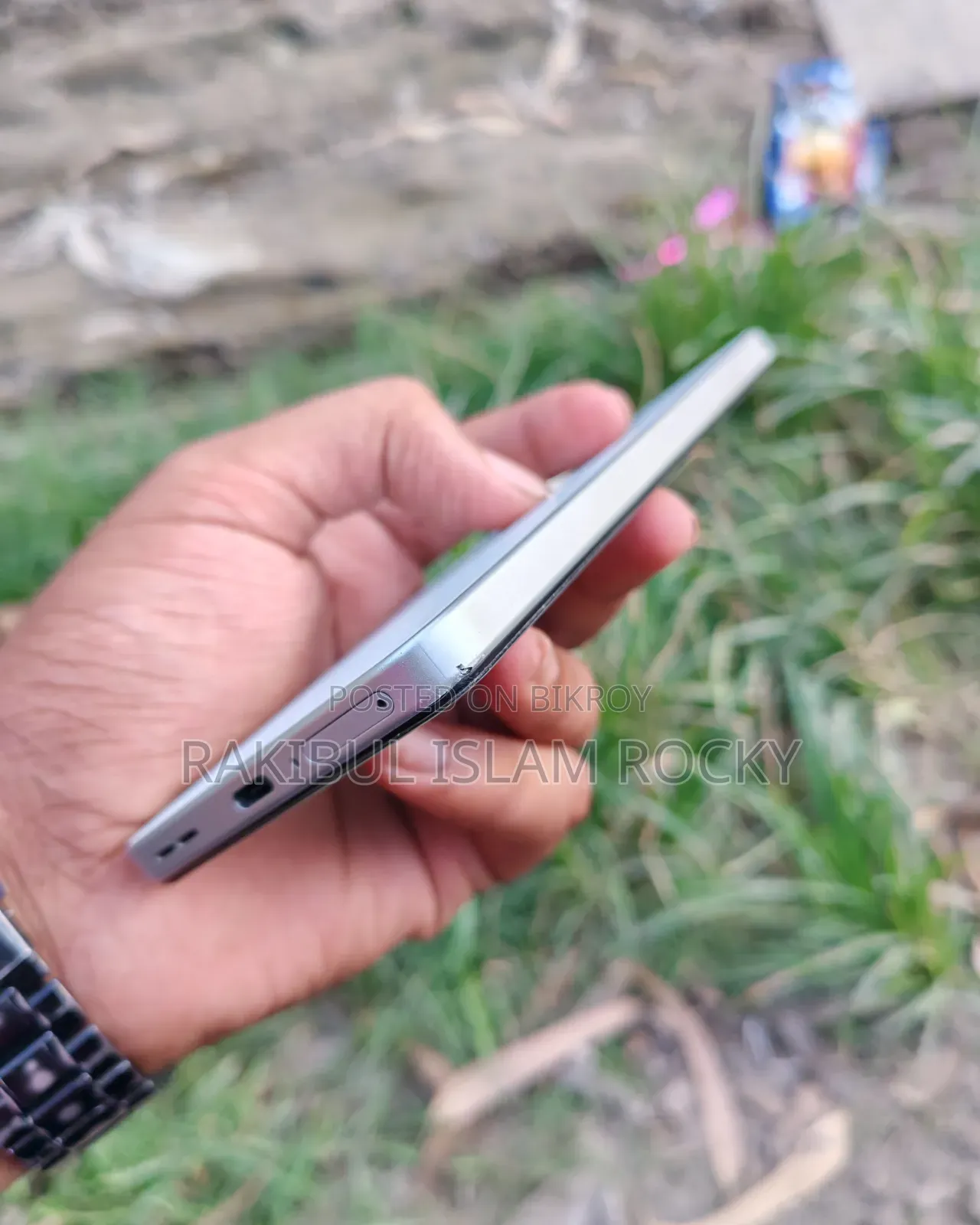 ওয়ানপ্লাস নর্ড সিই ফাইভ জি ২৫৬ জিবি হোয়াইট