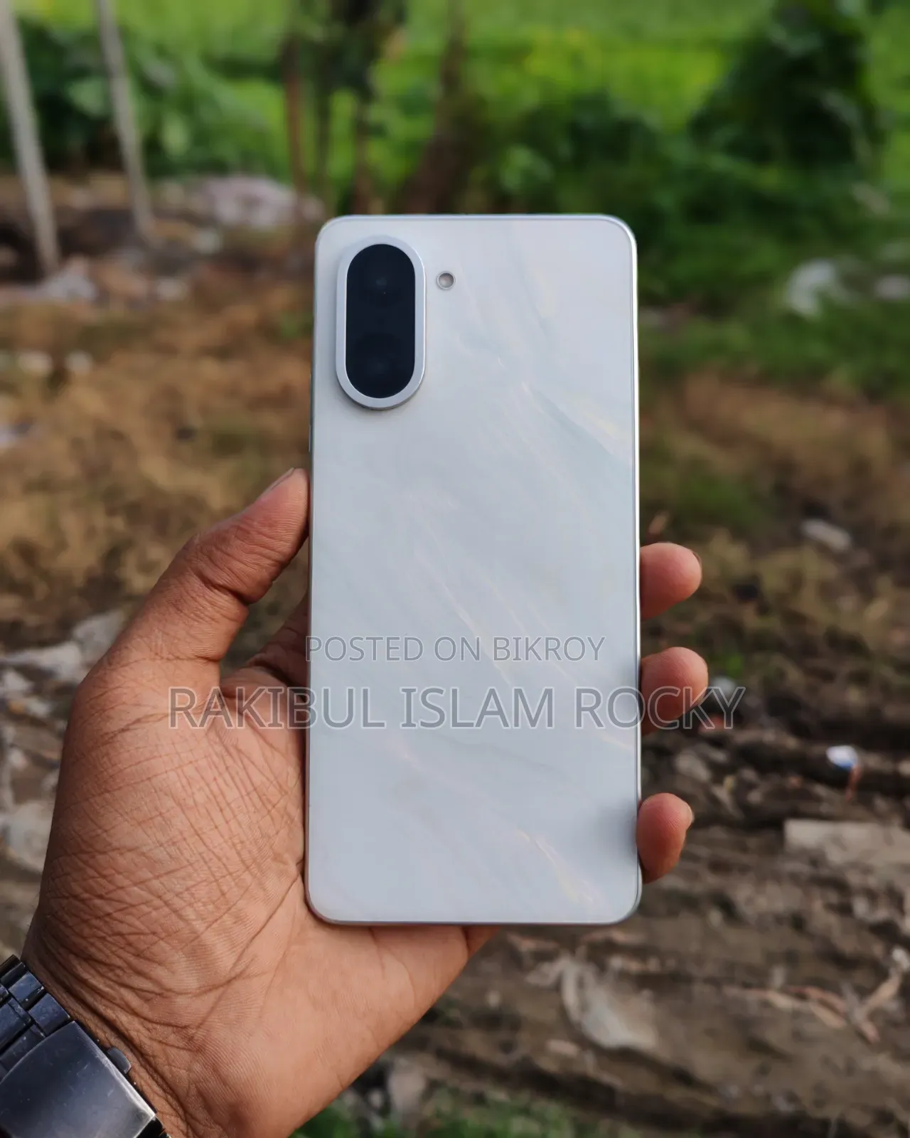 ওয়ানপ্লাস নর্ড সিই ফাইভ জি ২৫৬ জিবি হোয়াইট