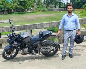 হিরো এক্সট্রিম ১২৫আর ২০২৫ কালো