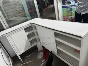 দোকানের জন্য টেবিল শোকেস
