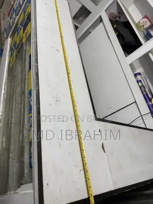 দোকানের জন্য টেবিল শোকেস