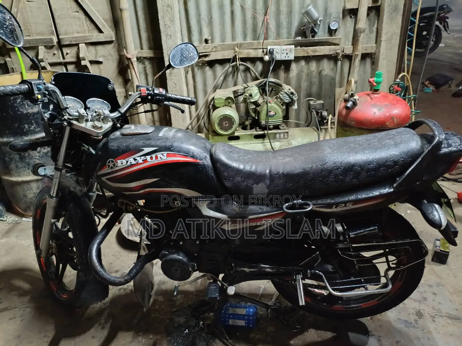 দায়ুন ডিওয়াই১৫০ ২০১৩ কালো