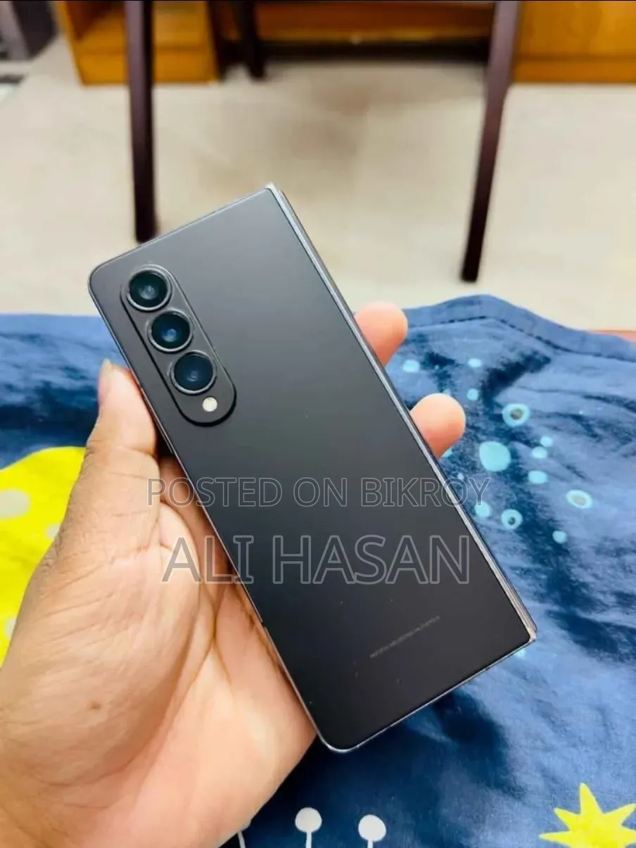 স্যামসাং গ্যালাক্সি জেড ফোল্ড৪ ২৫৬ জিবি কালো