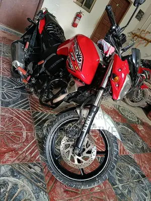 ইয়ামাহা এফজেড ২০১৪ লাল