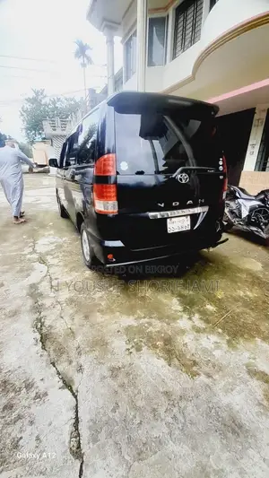 টয়োটা নোয়া ২০০৩ কালো