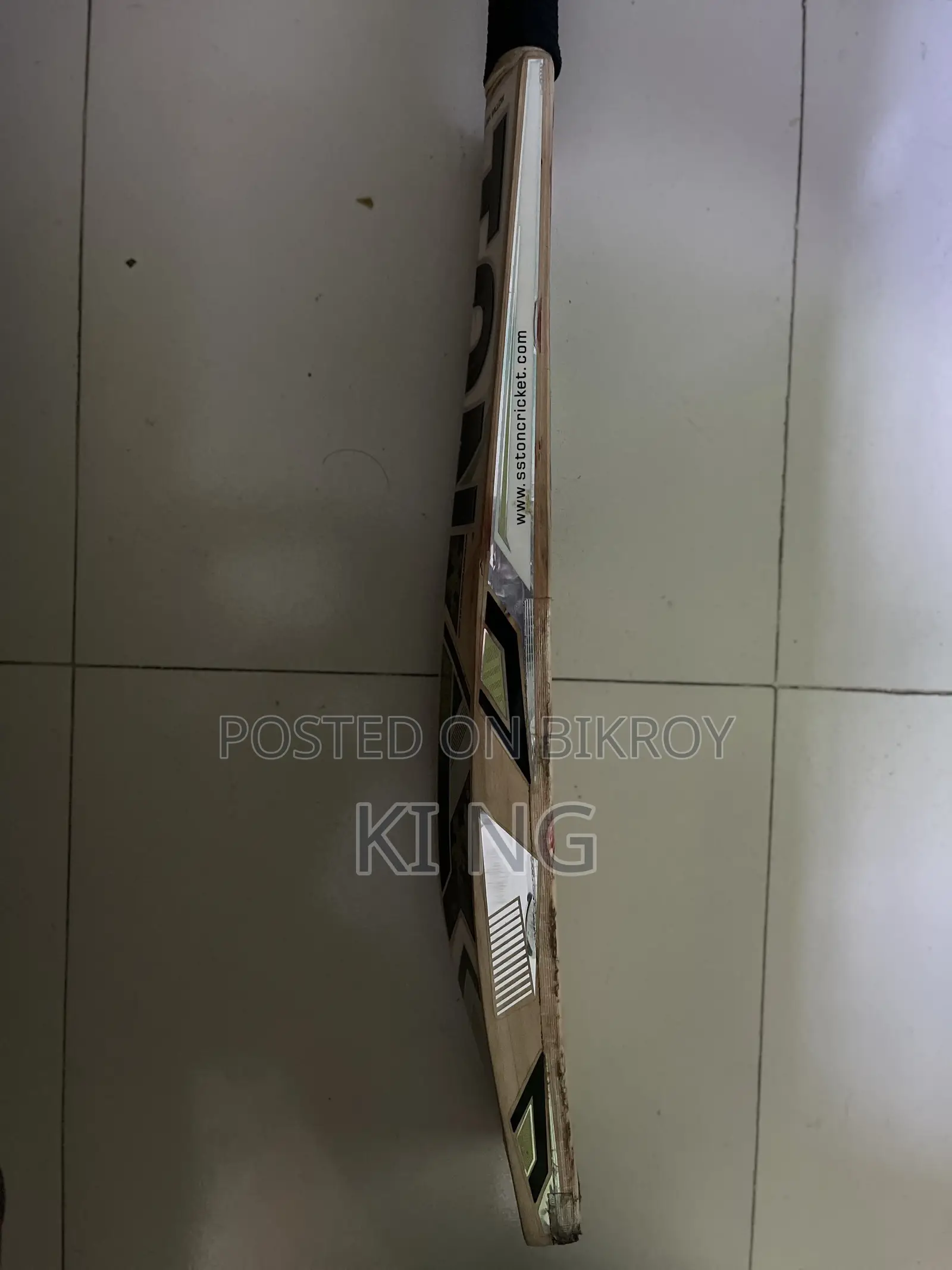 টন ইংলিশ উইলো ক্রিকেট ব্যাট