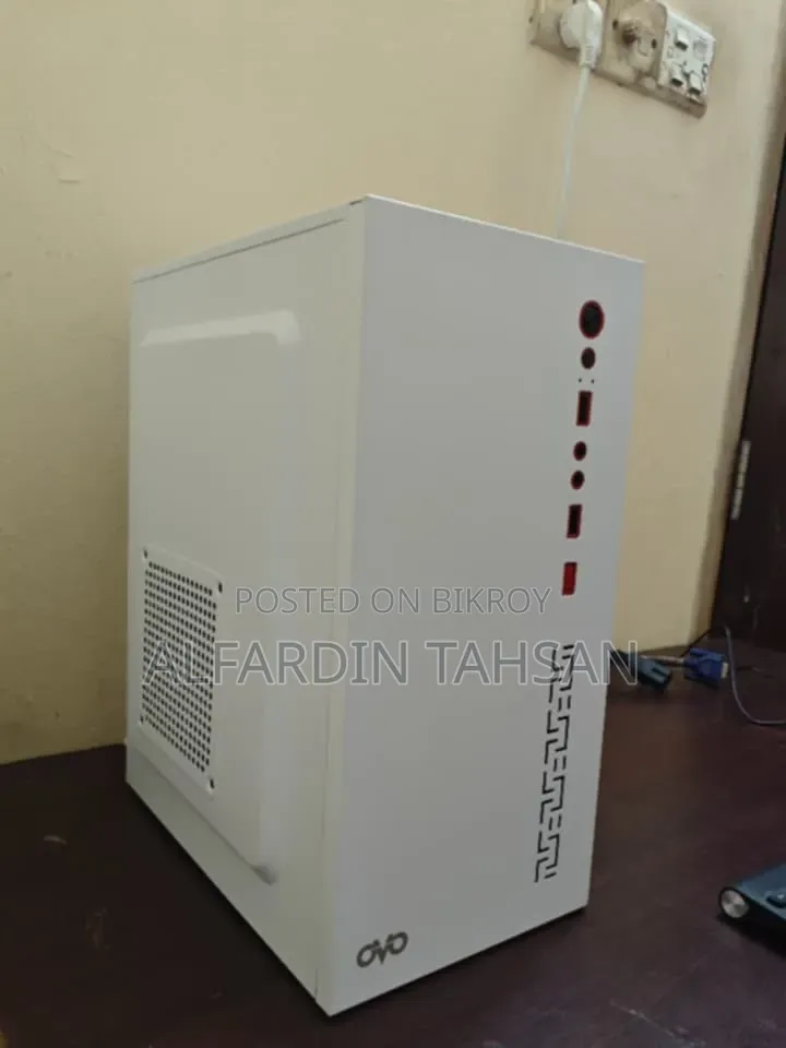 Desktop Computer Gigabyte 4GB Intel Core i3 HDD 512GB
