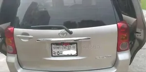 Toyota Raum 2004 Silver