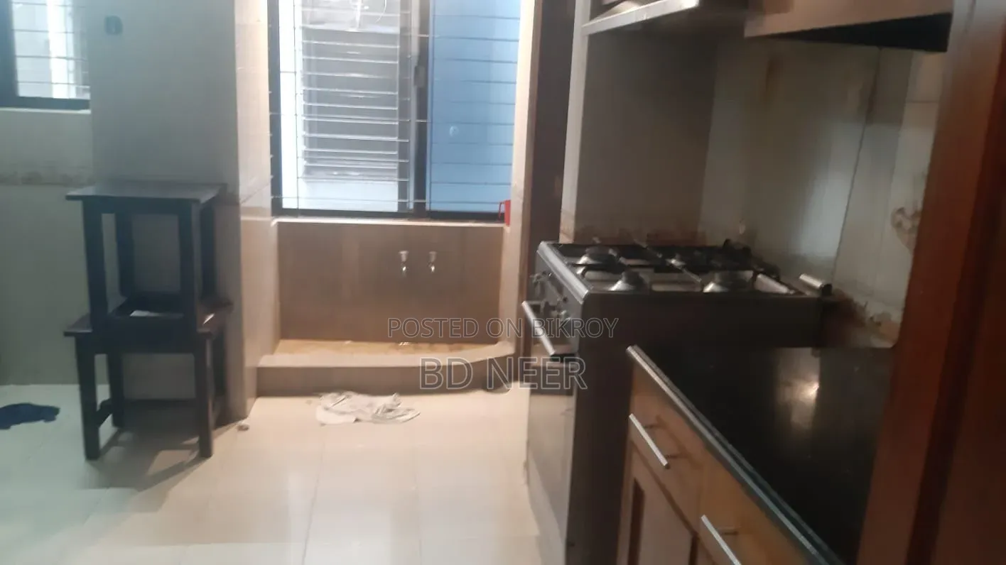 Furnished 4-Bedroom Apartment in Gulshan for rent
