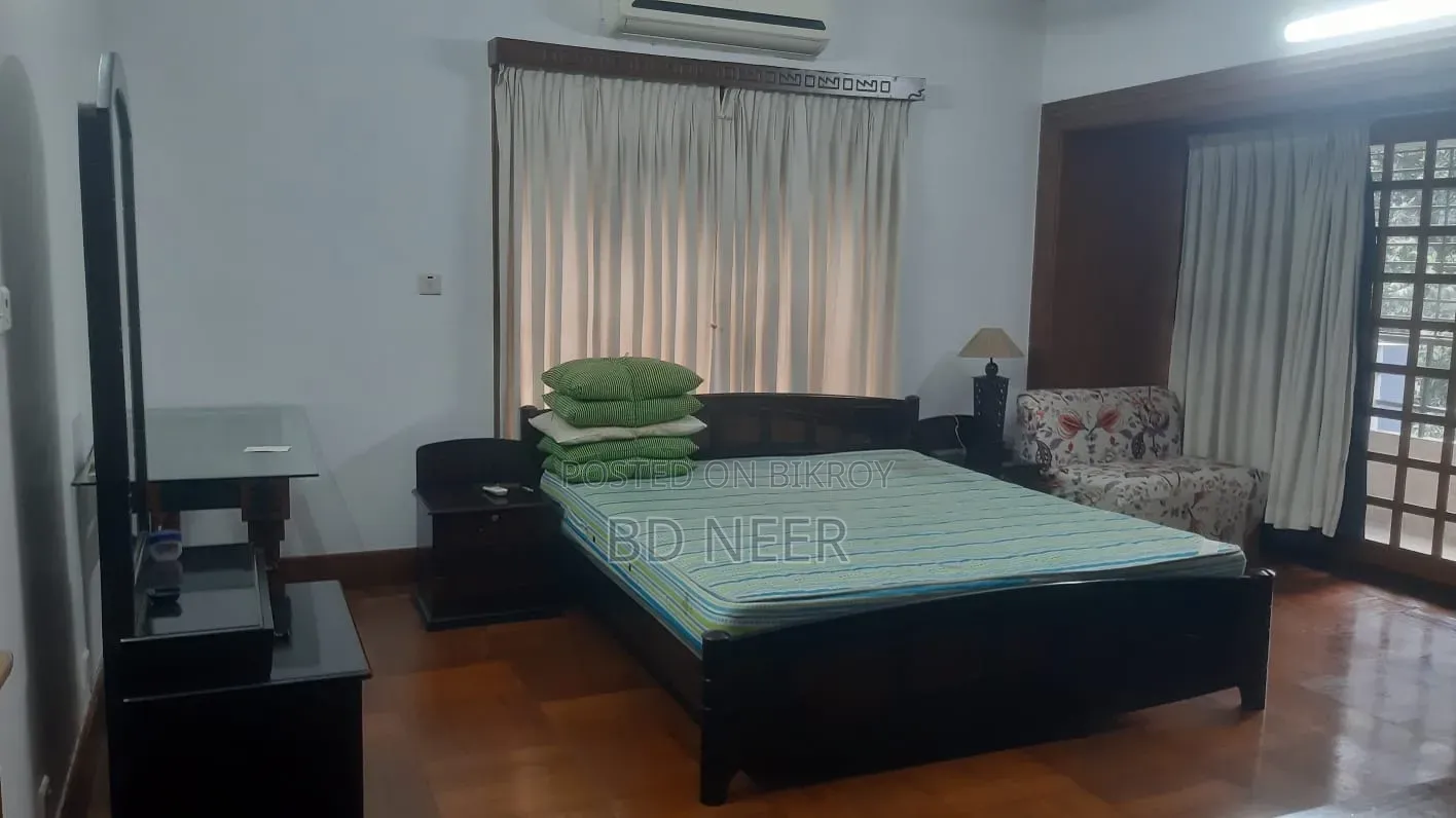 Furnished 4-Bedroom Apartment in Gulshan for rent