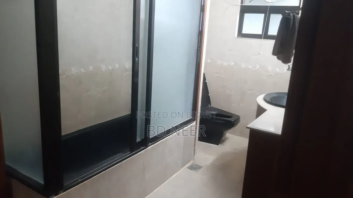 Furnished 4-Bedroom Apartment in Gulshan for rent