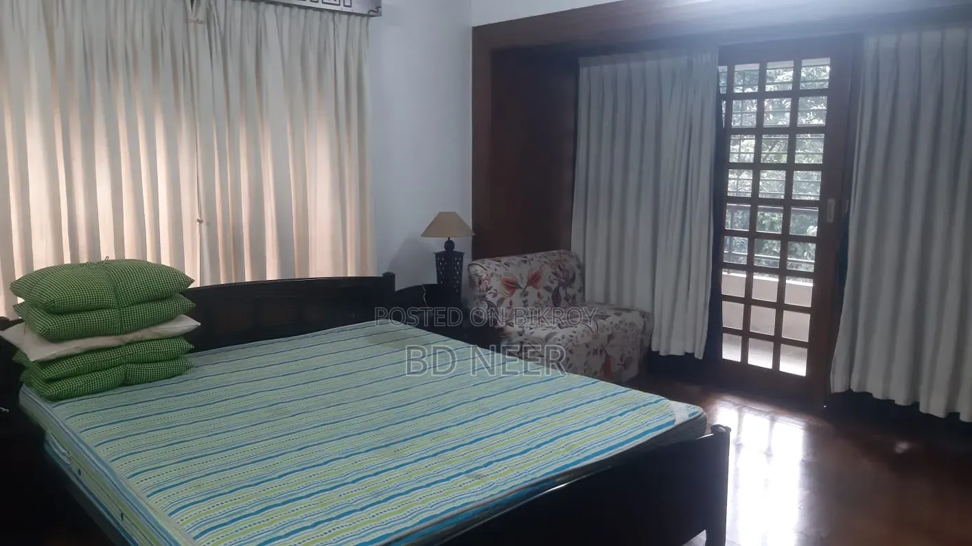 Furnished 4-Bedroom Apartment in Gulshan for rent