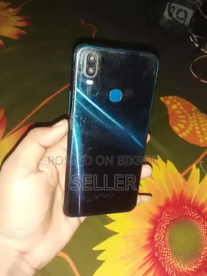 Vivo Y11 32 GB Blue