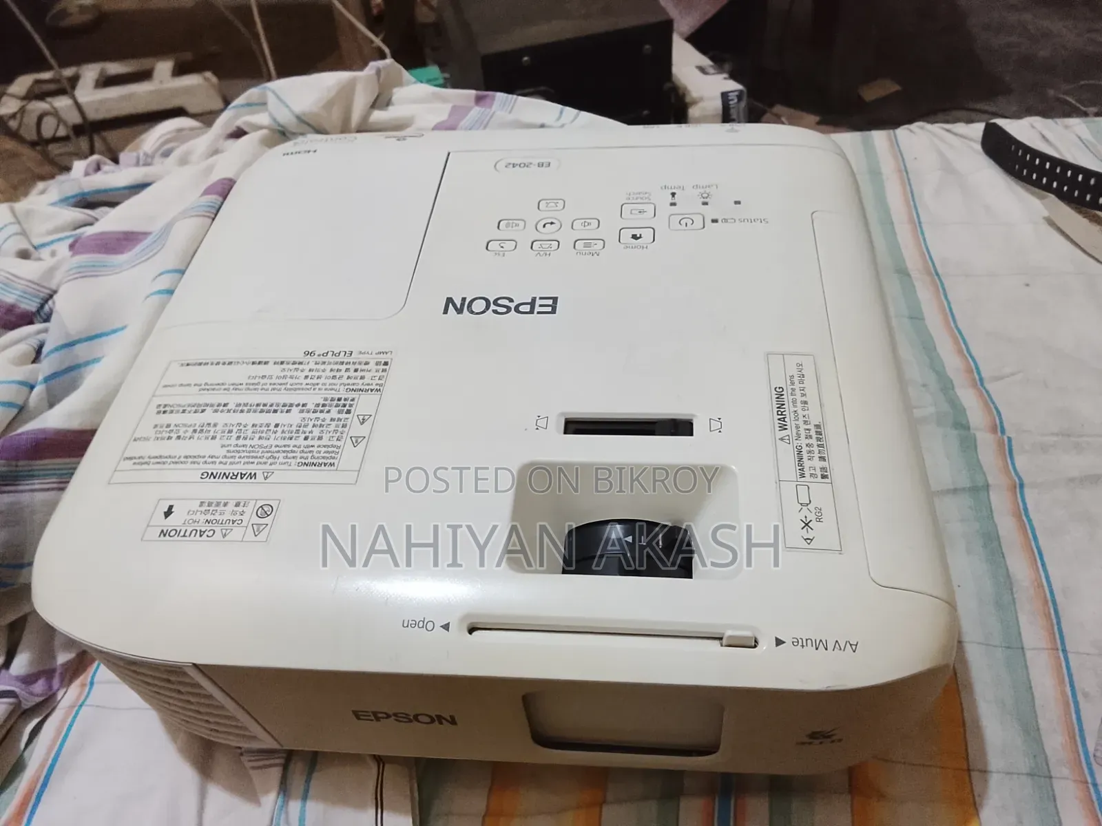 প্রজেক্টর বিক্রি হবে আন্তর্জাতিক ৪৪০০ লুমেন্সের