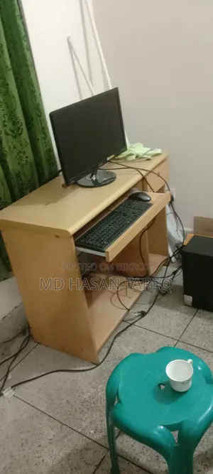 অফিস টেবিল ৮ টি