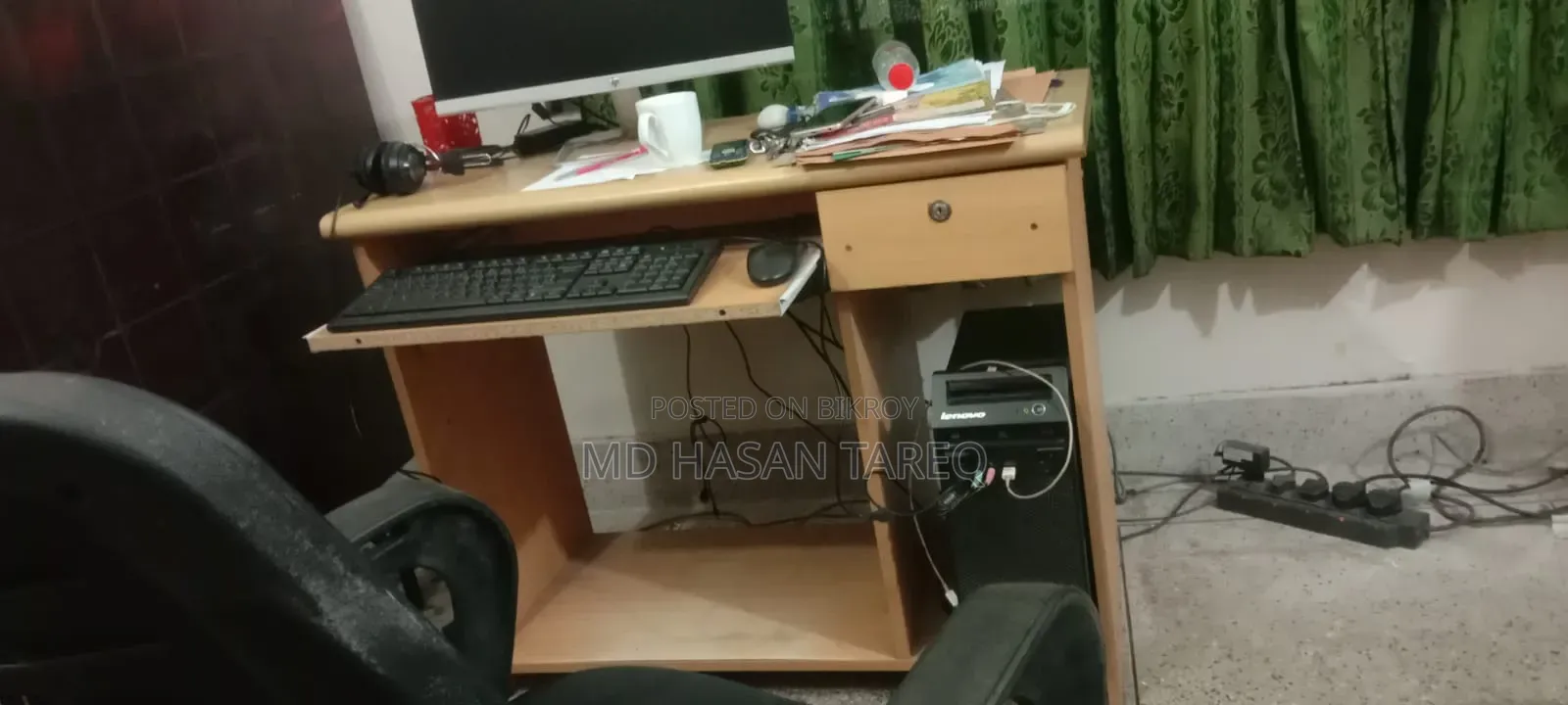 অফিস টেবিল ৮ টি