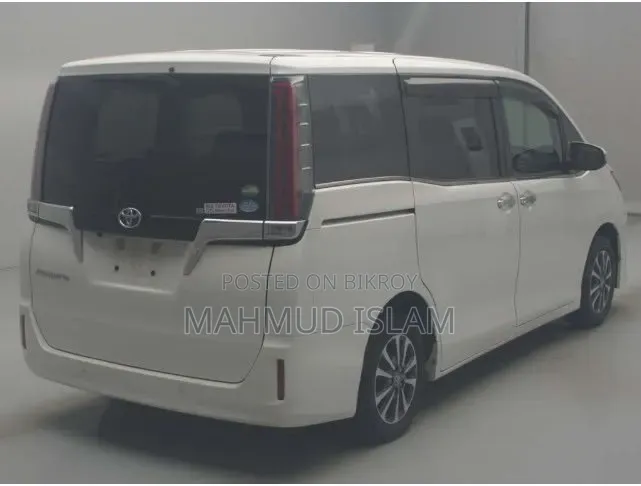 Toyota Esquire 2.0 Front Wheel Drive (8 Seater) 2020 Pearl